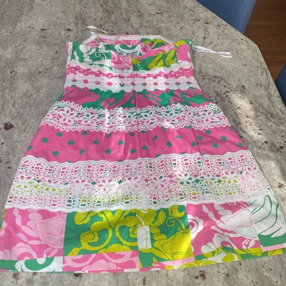 Vintage Lilly Pulitzer strapless tube dress.
100% cotton. Size 4 - Picture 5 of 7